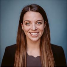 Julia Burrows Headshot.jpg