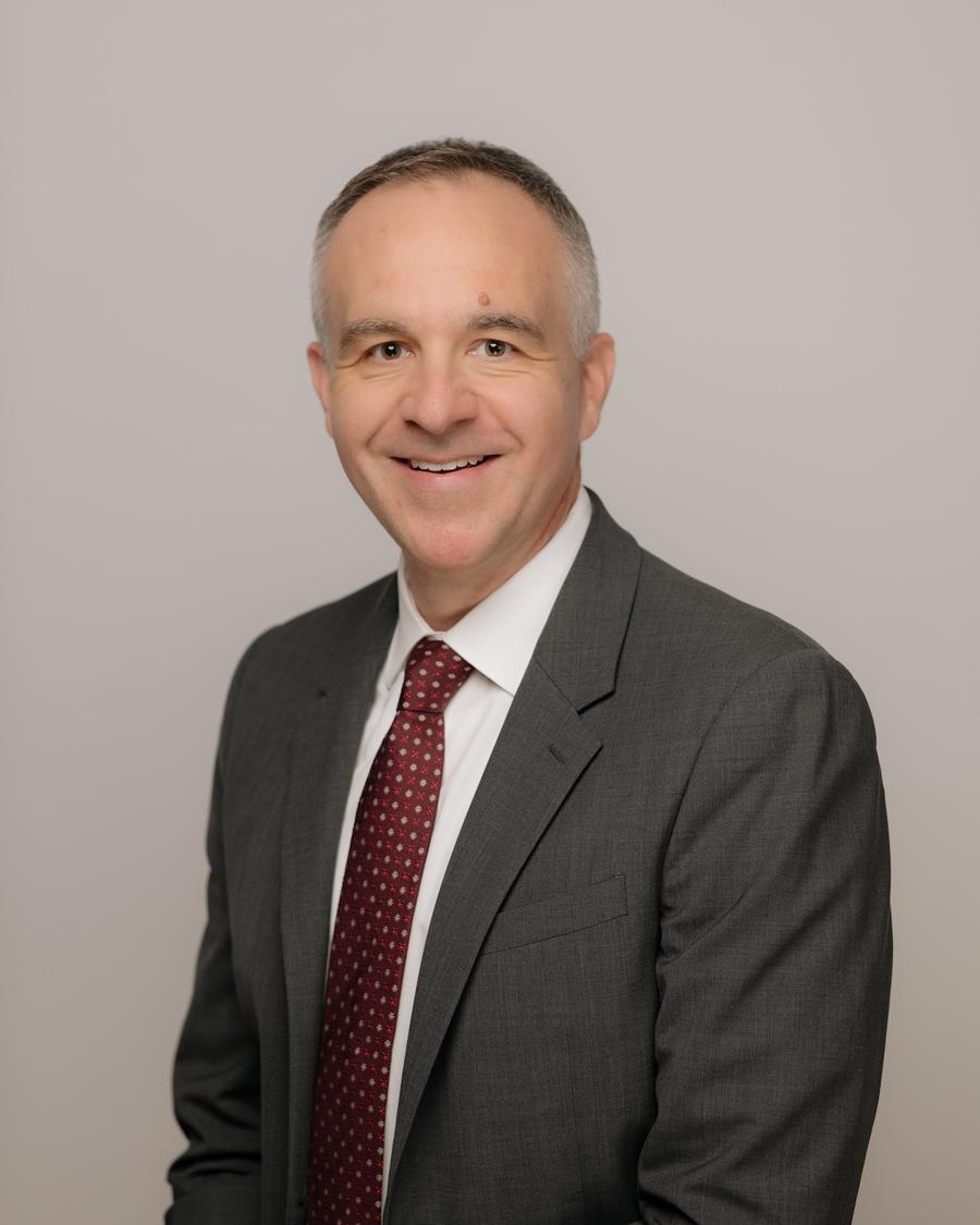 UMN-Costantini_Headshot.jpg